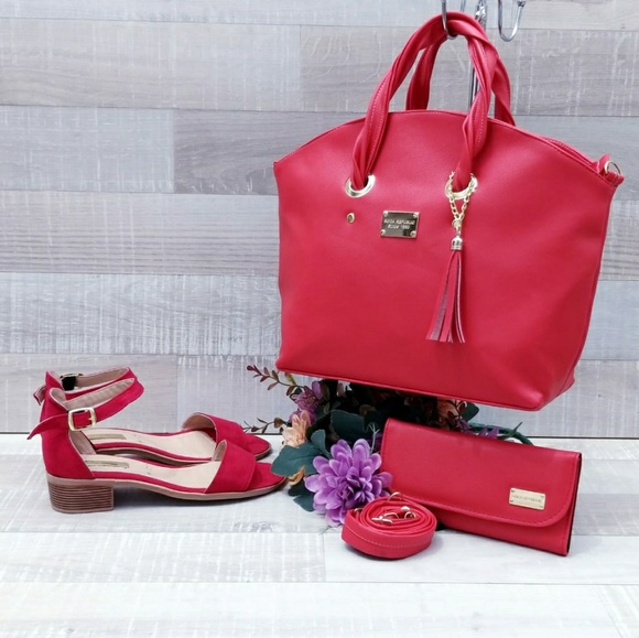 Trio - Picture 2 of 5